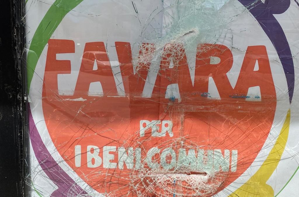 Favara, danneggiata la sede di Rifondazione Comunista